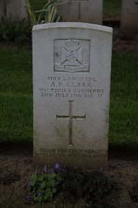 Gordon Dump Cemetery Ovillers-La Boisselle - Clark, Arthur Fredrick