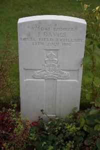 Gordon Dump Cemetery Ovillers-La Boisselle - Davies, J