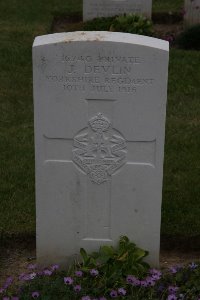 Gordon Dump Cemetery Ovillers-La Boisselle - Devlin, J