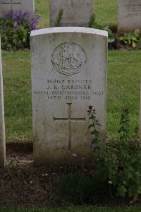 Gordon Dump Cemetery Ovillers-La Boisselle - Gardner, J E