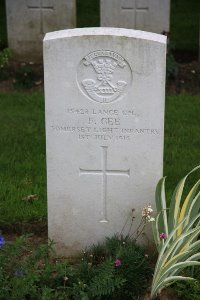 Gordon Dump Cemetery Ovillers-La Boisselle - Gee, F