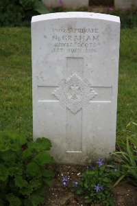 Gordon Dump Cemetery Ovillers-La Boisselle - Graham, N