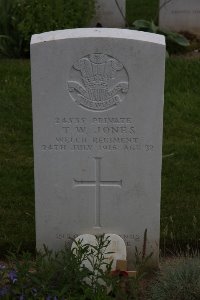 Gordon Dump Cemetery Ovillers-La Boisselle - Jones, T W