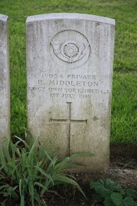 Gordon Dump Cemetery Ovillers-La Boisselle - Middleton, E