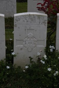 Gordon Dump Cemetery Ovillers-La Boisselle - Pell, L