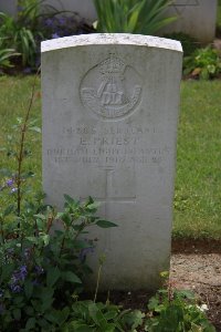 Gordon Dump Cemetery Ovillers-La Boisselle - Priest, E