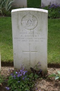 Gordon Dump Cemetery Ovillers-La Boisselle - Rodgers, A