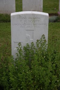 Gordon Dump Cemetery Ovillers-La Boisselle - Scott, T H