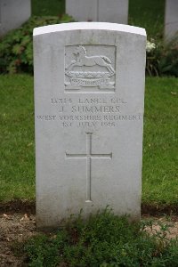 Gordon Dump Cemetery Ovillers-La Boisselle - Summers, J