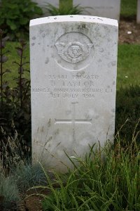 Gordon Dump Cemetery Ovillers-La Boisselle - Taylor, J