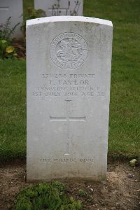 Gordon Dump Cemetery Ovillers-La Boisselle - Taylor, T