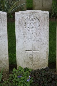 Gordon Dump Cemetery Ovillers-La Boisselle - Testro, H