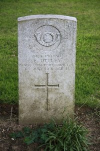 Gordon Dump Cemetery Ovillers-La Boisselle - Uttley, F