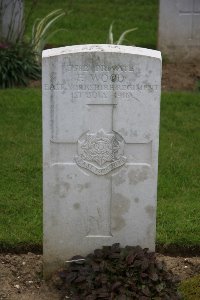 Gordon Dump Cemetery Ovillers-La Boisselle - Wood, F