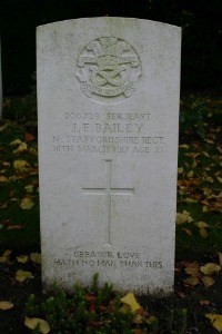 Mons (Bergen) Communal Cemetery - Bailey, J E
