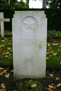 Mons (Bergen) Communal Cemetery - Derewinski, M
