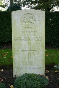 Mons (Bergen) Communal Cemetery - Moore, A E