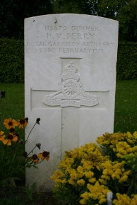 Mons (Bergen) Communal Cemetery - Perry, P V