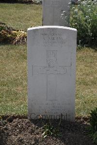 Calais Southern Cemetery - Askey, Arthur