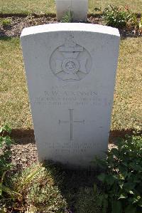 Calais Southern Cemetery - Atkinson, Robert William