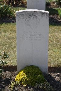 Calais Southern Cemetery - Bradford, J C