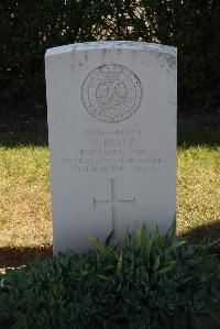 Calais Southern Cemetery - Bryce, Neil