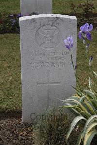 Calais Southern Cemetery - Comley, C J