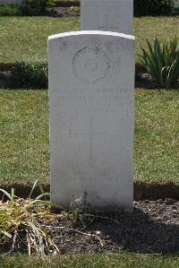 Calais Southern Cemetery - Cousins, Frederick