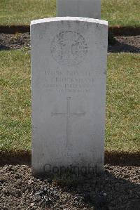 Calais Southern Cemetery - Cruickshank, Alexander