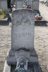 Calais Southern Cemetery - Dewatine, Lucien