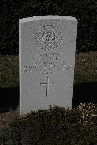 Calais Southern Cemetery - Dick, James Russell