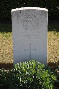 Calais Southern Cemetery - Dinner, Ernest John Sidney