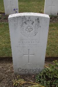 Calais Southern Cemetery - Duckling, William John