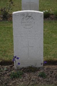 Calais Southern Cemetery - Dunsby, W H