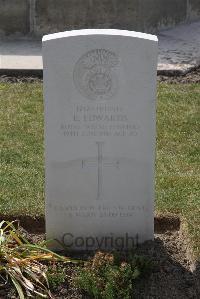 Calais Southern Cemetery - Edwards, Edward