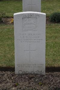 Calais Southern Cemetery - Elsegood, Stanley Francis