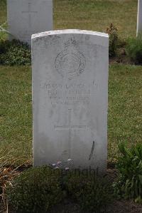 Calais Southern Cemetery - Flindell, F J