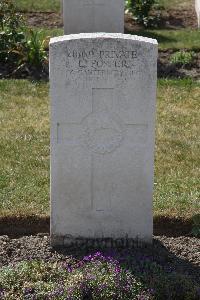 Calais Southern Cemetery - Foster, Leonard