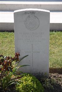 Calais Southern Cemetery - Gardner, G H