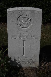 Calais Southern Cemetery - Hadden, Alfred