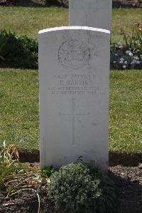 Calais Southern Cemetery - Harris, Elijah