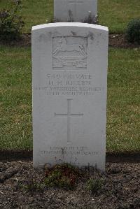 Calais Southern Cemetery - Killen, H H