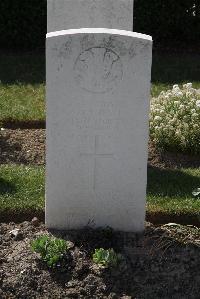 Calais Southern Cemetery - Lovett, W E