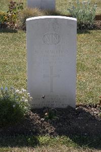 Calais Southern Cemetery - MacLeod, Norman Angus