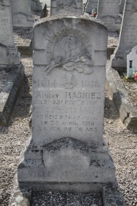 Calais Southern Cemetery - Magniez, Albert