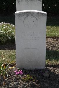 Calais Southern Cemetery - Martin, R