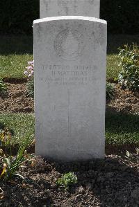 Calais Southern Cemetery - Matthias, H