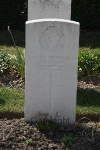 Calais Southern Cemetery - Maynard, S