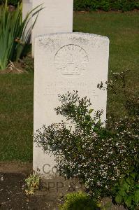 Calais Southern Cemetery - McKenzie, Murdoch