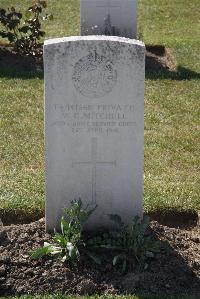 Calais Southern Cemetery - Mitchell, W G